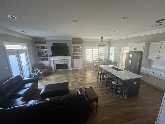 3rd image of 8470 Allenby Lakes Dr