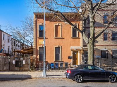 9 Menahan St, Brooklyn, NY, 11221