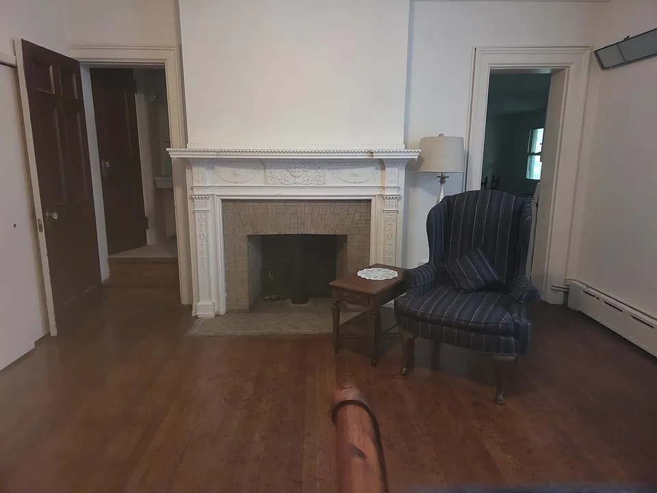 1209 East Ave #7