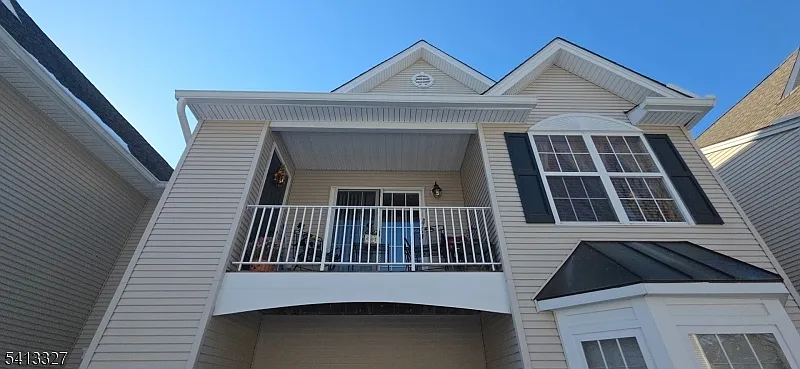 458 Cambridge Dr photo 1