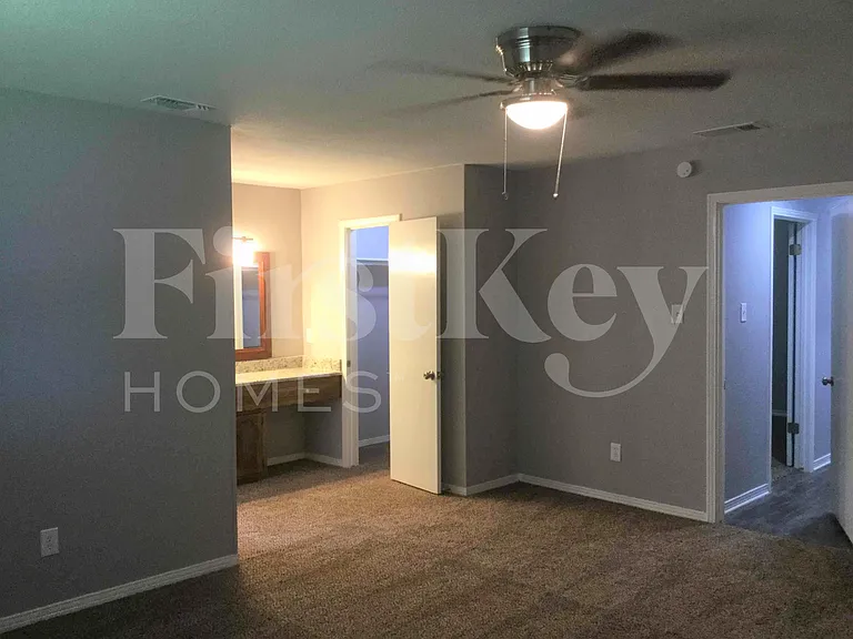 419 Buckingham Pl — Photo 17