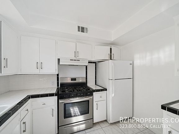 4th image of 7705 Romaine St APT 3