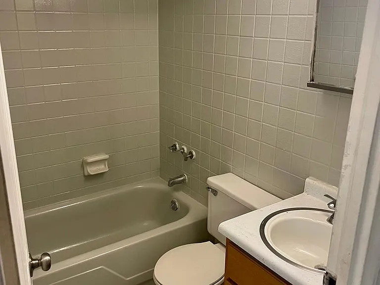 2618 Chesterfield Ct — Photo 5