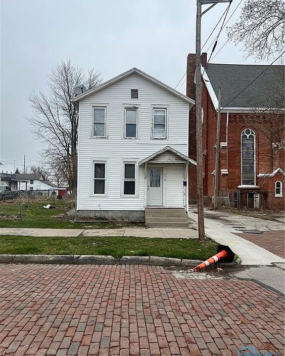 1st image of 518 Hobart St