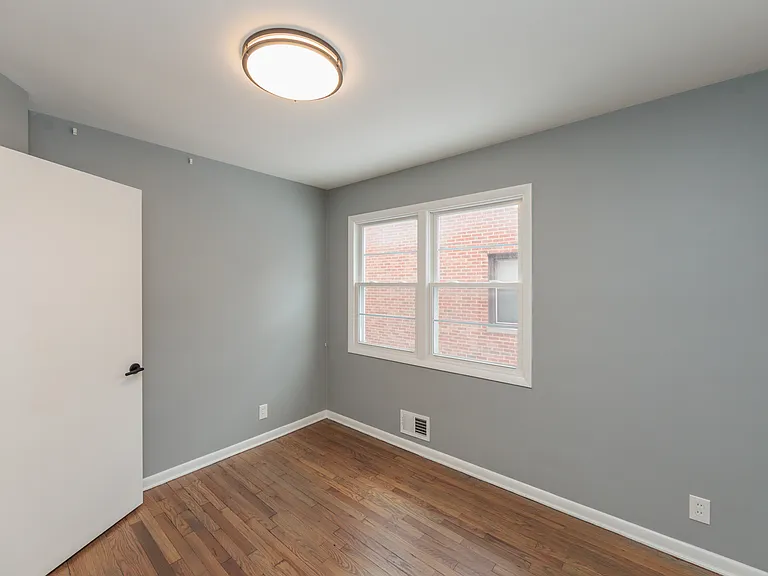 2539 Warrensville Center Rd — Photo 33