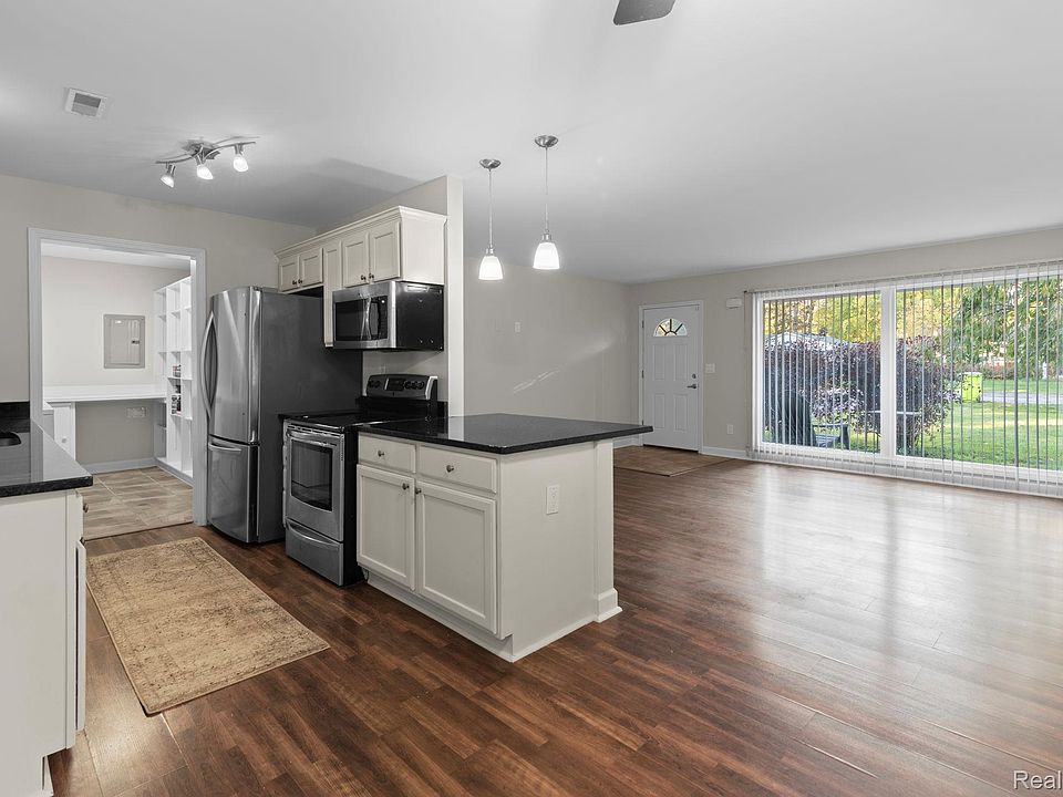 2502 Ivanhoe Dr, photo 10
