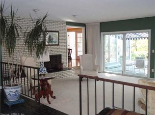 51 Trumbull Rd, Waterford, CT 06385