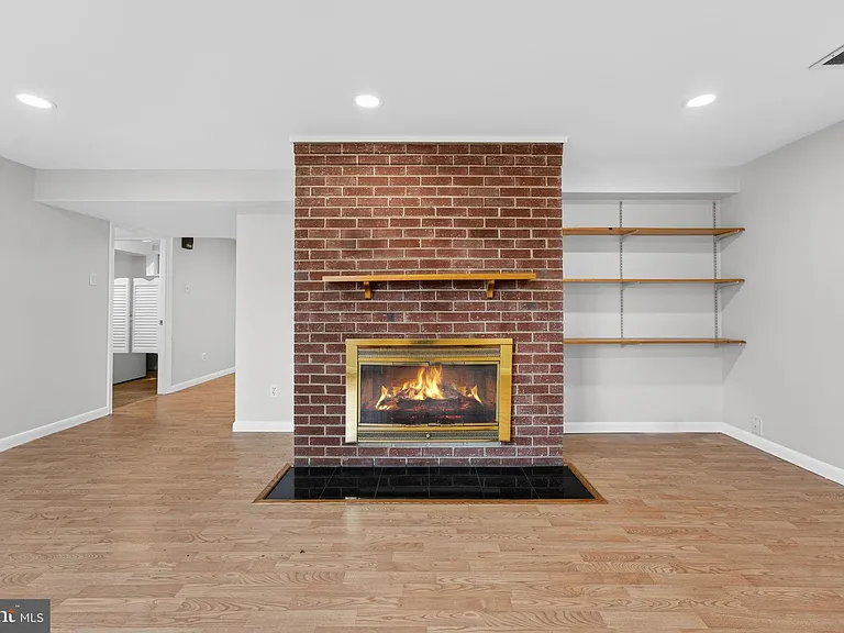 7507 Murillo St — Photo 15