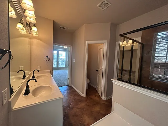 3004 Hereford Dr — Photo 17