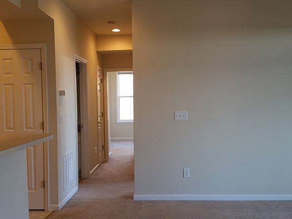 4th image of 655 Woodbrook Dr APT 302