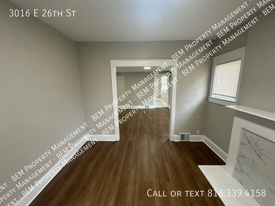 3016 E 26th St