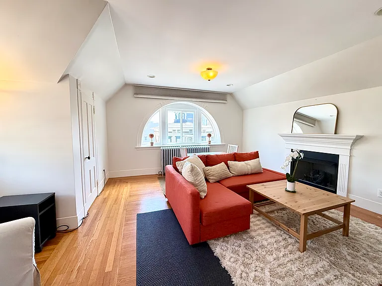 392 Orange St #3 — Photo 1