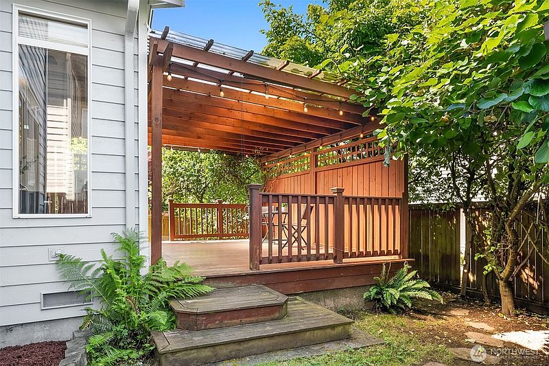 4th image of 18430 11th Drive SE
