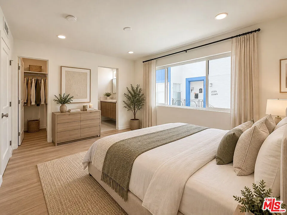 2 bed, 2.0 bath, $4,900 — Photo 4