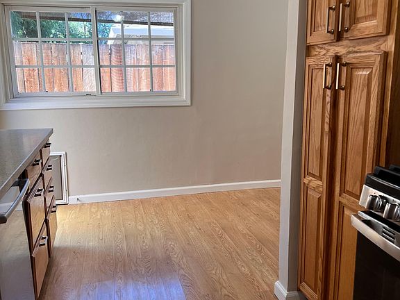 Kitchen with Breakfast nook