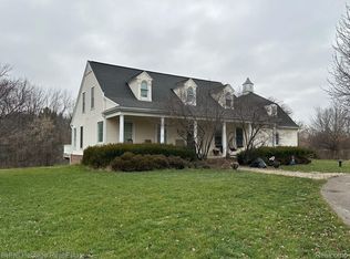 7057 Granger Dr, Howell, MI 48855