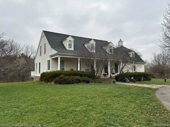 7057 Granger Dr, Howell, MI 48855