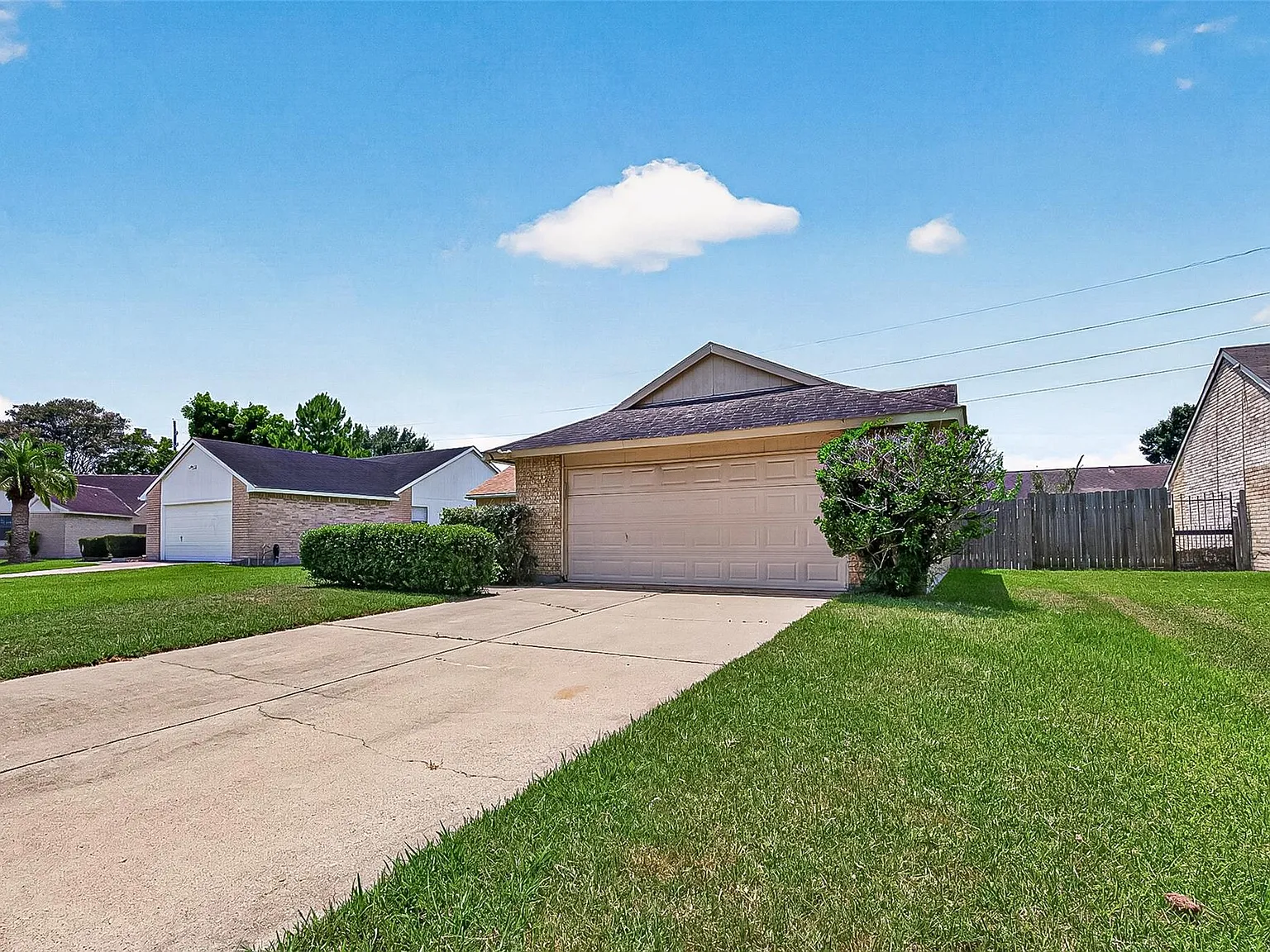 3 bed, 2.0 bath, 1452 sqft, $1,900 — Photo 3