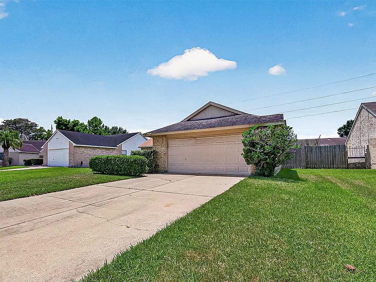 7410 La Granada Dr — Photo 3