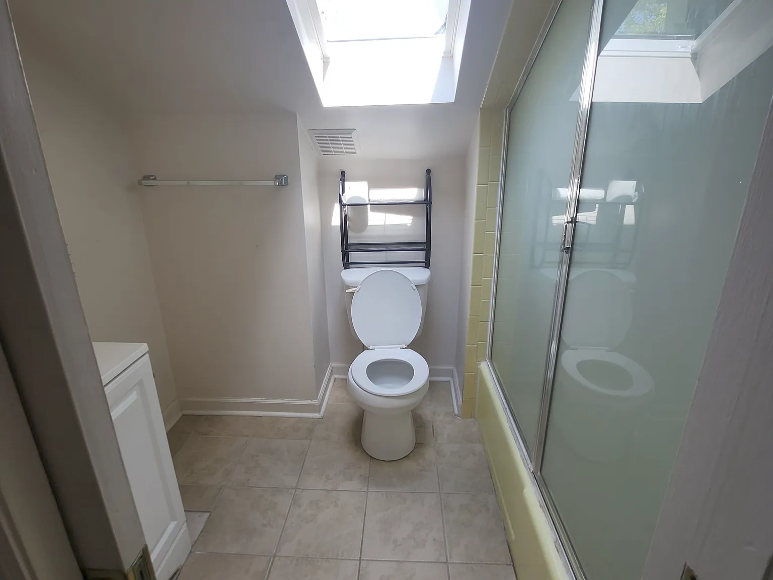 1 bed, 1000 sqft, $1,095 — Photo 3