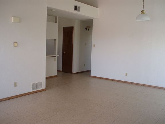 5th image of 5817 Chippendale Ave