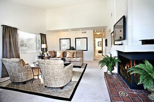 Living room - upper unit