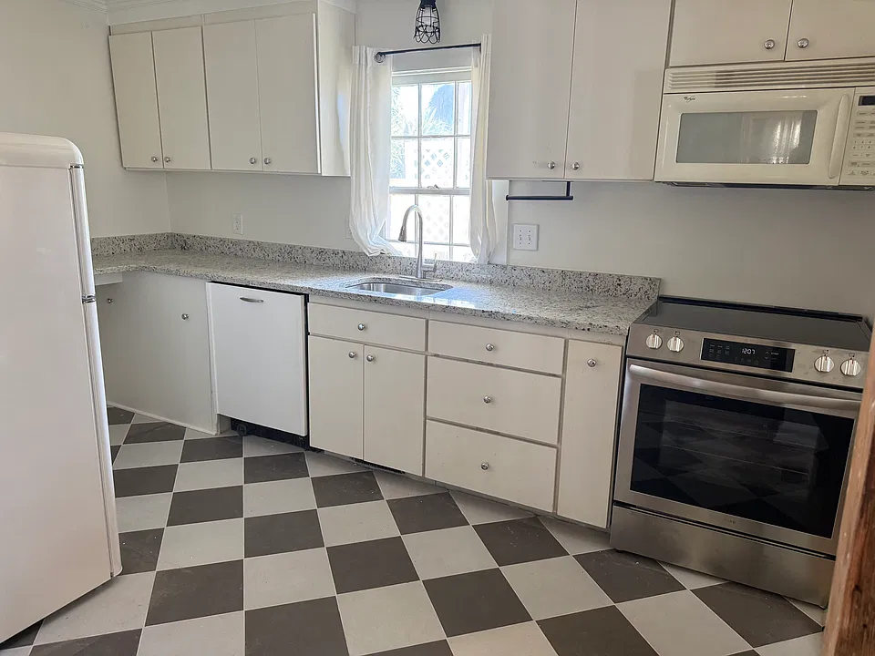 51A Radcliffe St #A