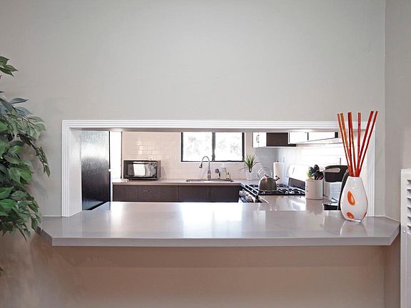 5th image of 4115 W Toluca Lake Ave #101