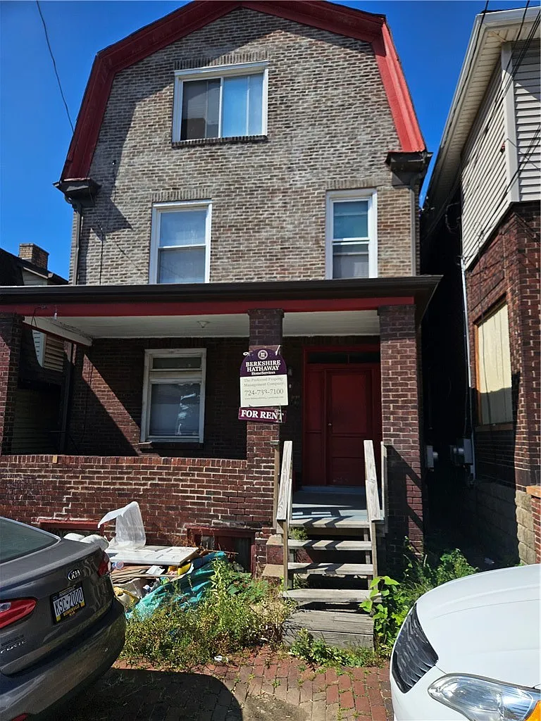 2 bed, 2376 sqft, $1,000 — Photo 1