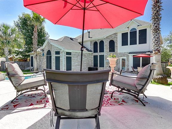 Plenty of room for table and chairs for gathering times.