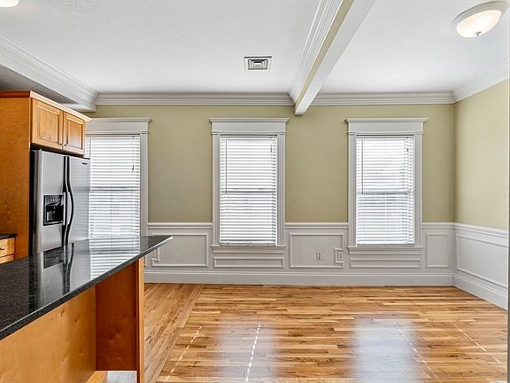 5th image of 132 W 8th St #3