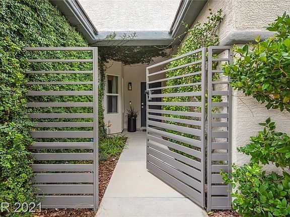 3rd image of 2577 Belgreen St