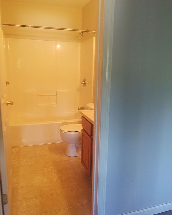 2nd image of 59 Glade St Unit B1