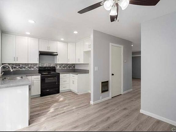 5th image of 17628 Alburtis Ave Unit 40