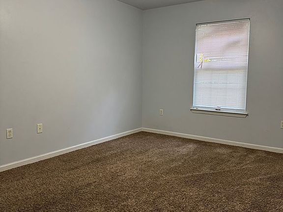 3rd image of 3223 Ludwig St #A