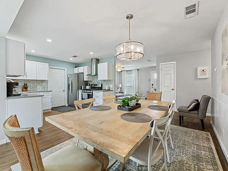 8508 Bradford Dr — Photo 7