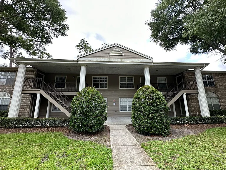 112 Reserve Cir #100 — Photo 1