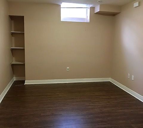 3rd image of 2194 Wildwood Cres E