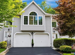 18 Bradshaw Ct #B3, Hillsdale, NJ 07642
