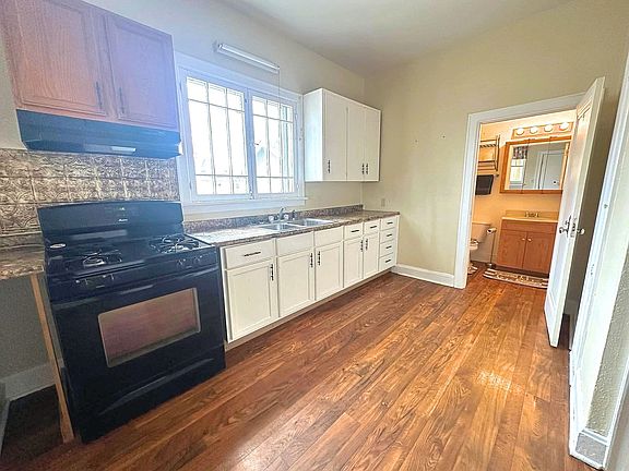4th image of 707 Union St
