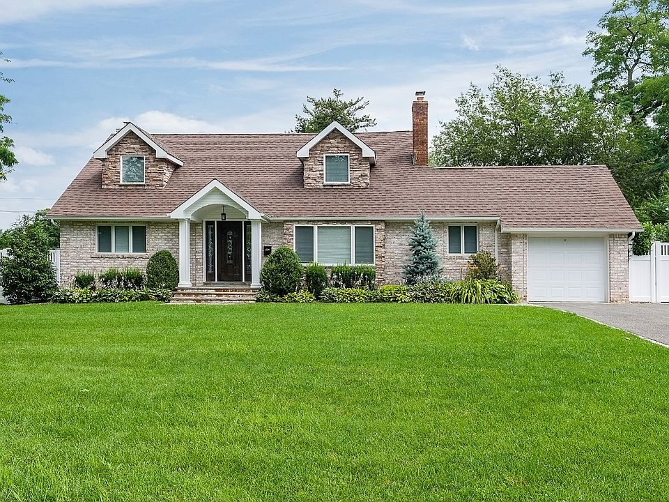 1st image of 8 Rooney Ct