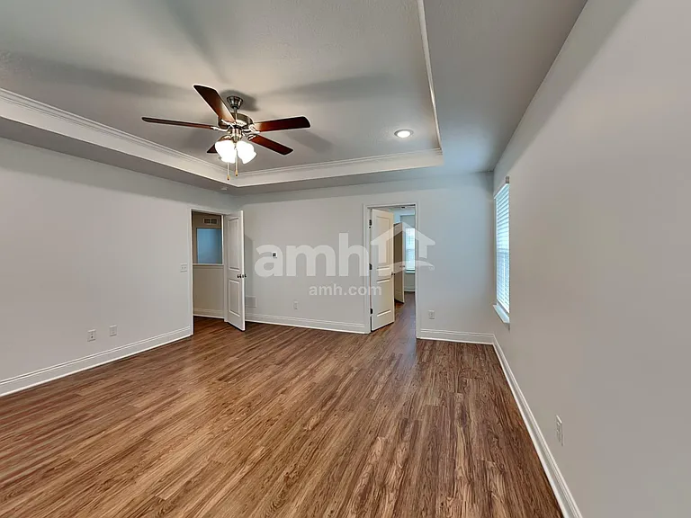 906 Castor Dr — Photo 12