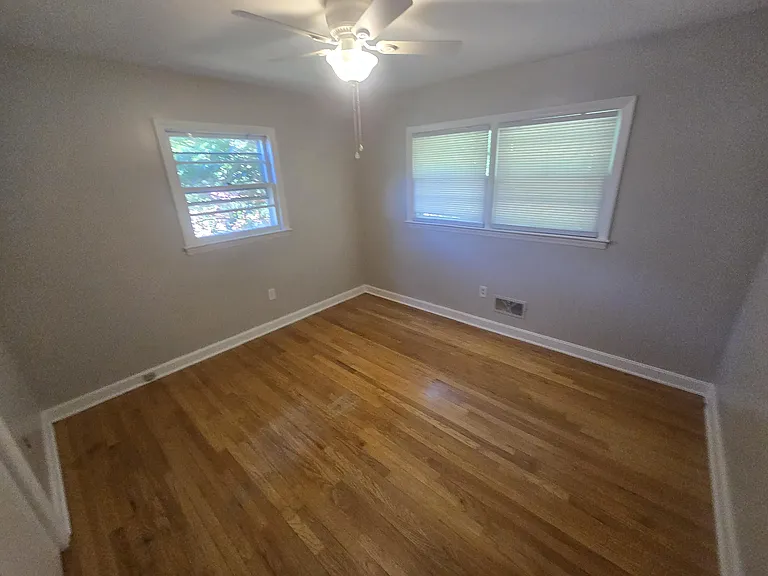 3008 Belle Ave NE — Photo 7