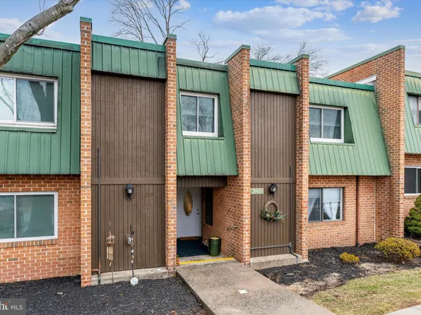 1514 Meadowview Ln #1514, Mont Clare, PA 19453