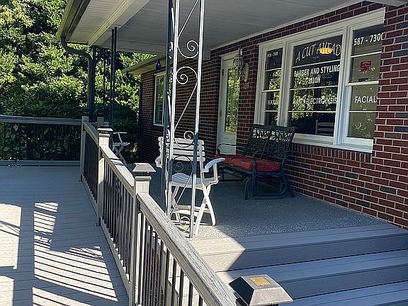 4th image of 105 Madison Cir
