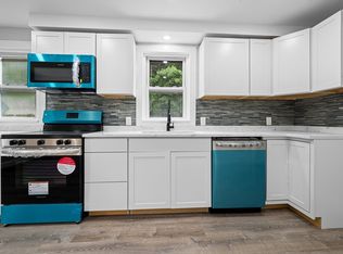 362 N Main St, Raynham, MA 02767