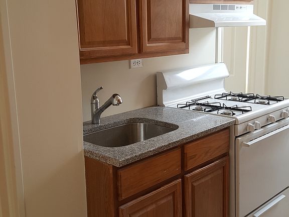 2nd image of 2905 38th Ave