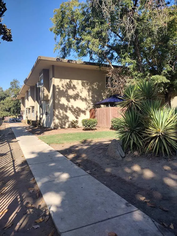Canyon Crest — Photo 3
