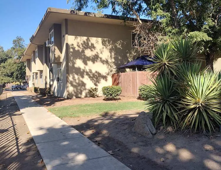 Canyon Crest — Photo 3