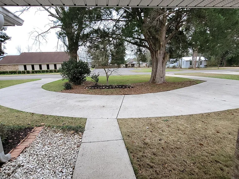 18689 Florida St — Photo 4